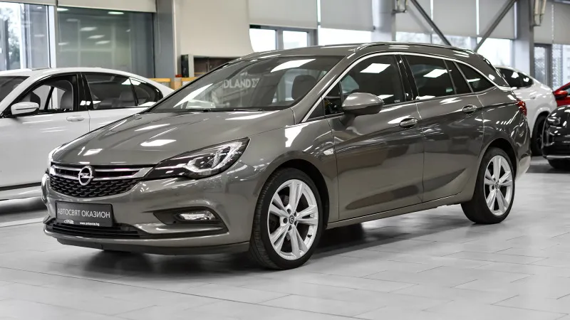 Opel Astra Sports Tourer 1.6 CDTi BiTurbo Innovation Image 4