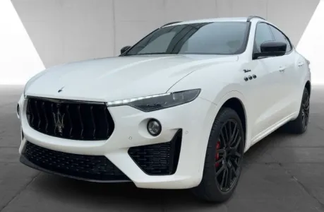 Maserati Levante Q4 =Modena S= Carbon/Panorama Гаранция