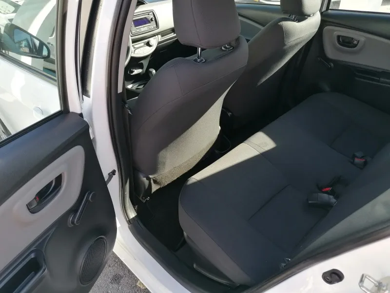 Toyota Yaris 1.5VVT-i HYBRID Image 8