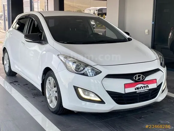 Hyundai i30 1.6 GDi Style Image 1